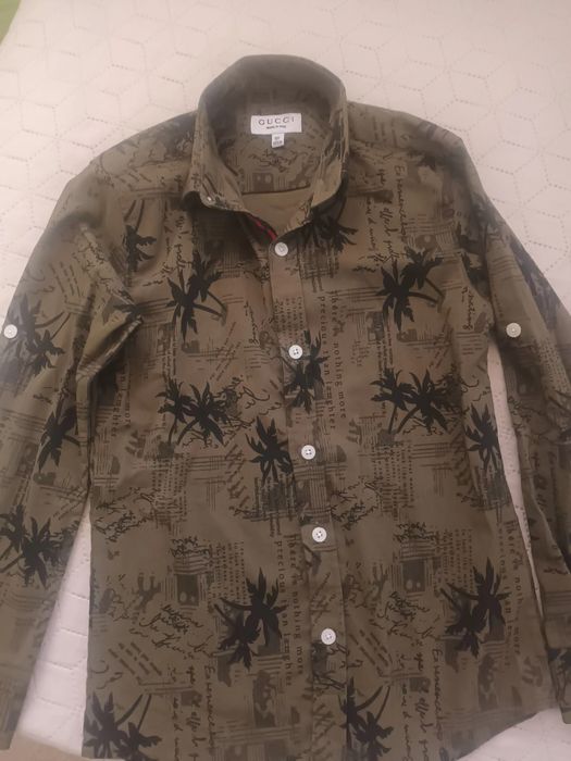 Продавам детска риза