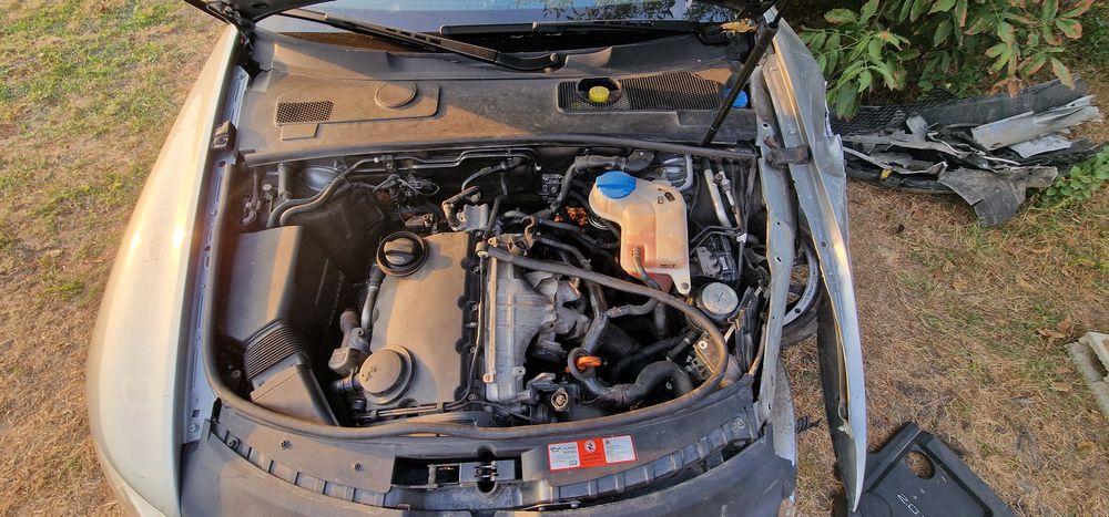 Vând A6 C6 2.0 tdi avariat