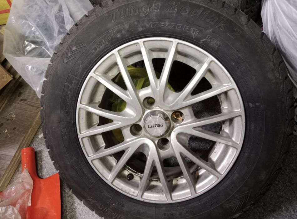 Продам диски с резиной