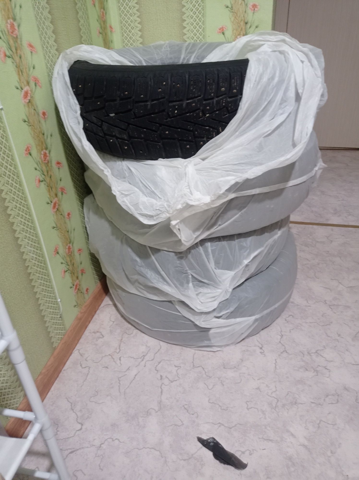 Продам зимние шины