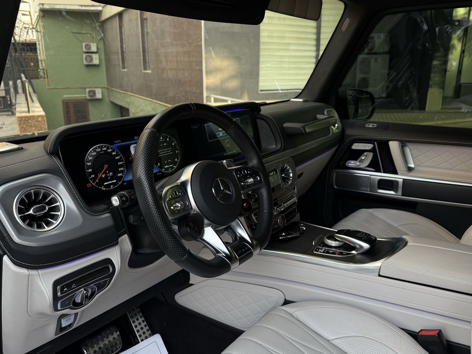 Mercedes Benz G 63 в хорошем комплектации