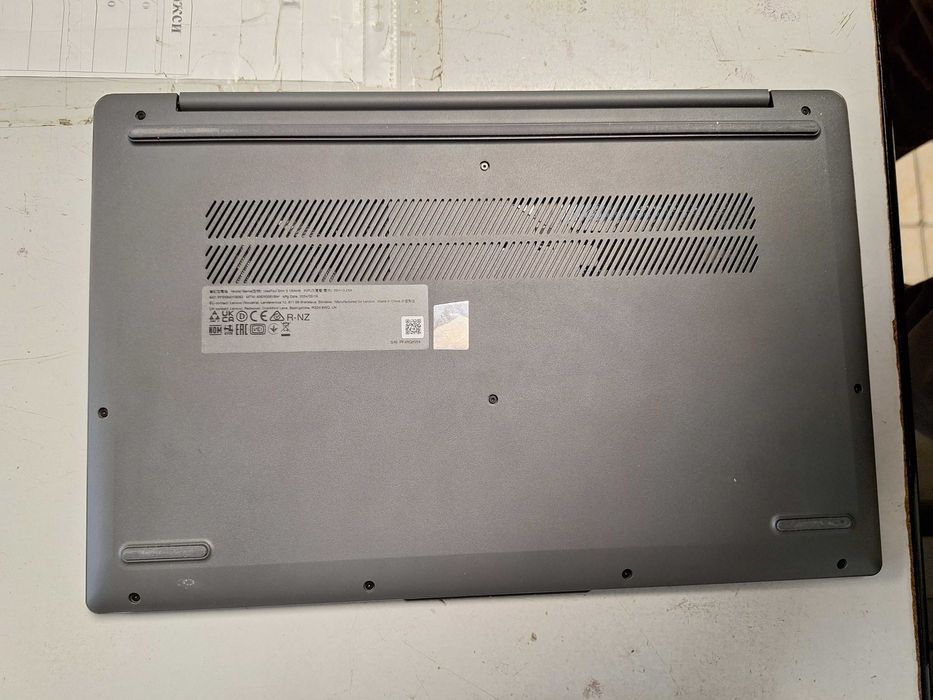 Лаптоп Lenovo IdeaPad Slim 3i