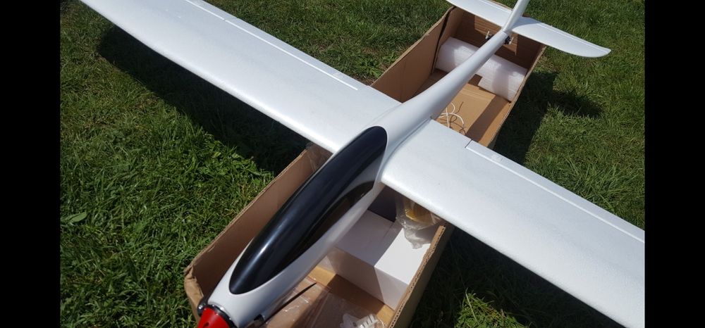 KIT Nou  Aeromodel  Motoplanor   avergura 2m