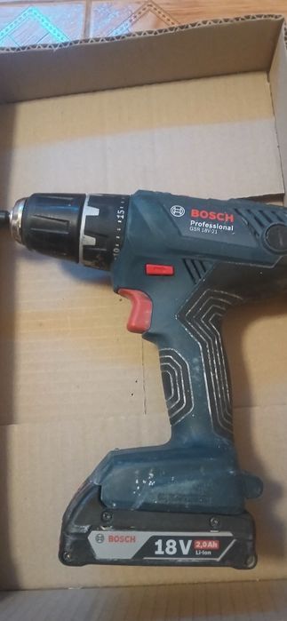 Vând filetanta bosch 18 v