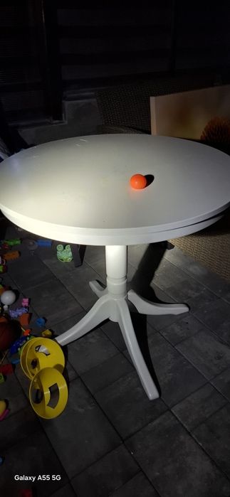 Masă bucătărie în stare bună