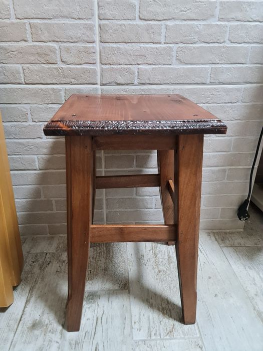 Taburet lemn lucrat manual, hand made, multe bucati