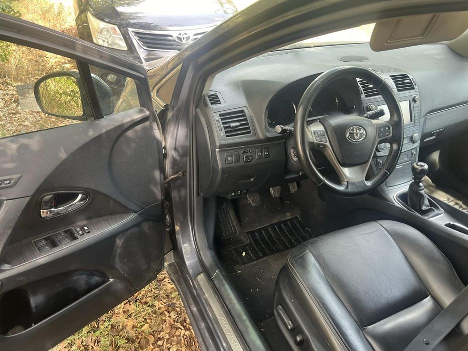 Toyota Avensis T27 2.2 177 к.с. на части!
