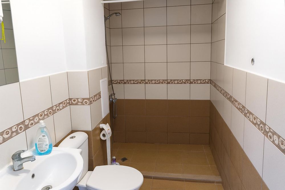 Изгоден ДВУСТАЕН апартамент в кв. Кючук Париж