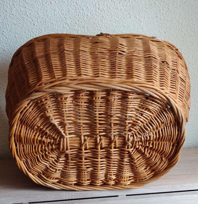 Coș înalt de răchită