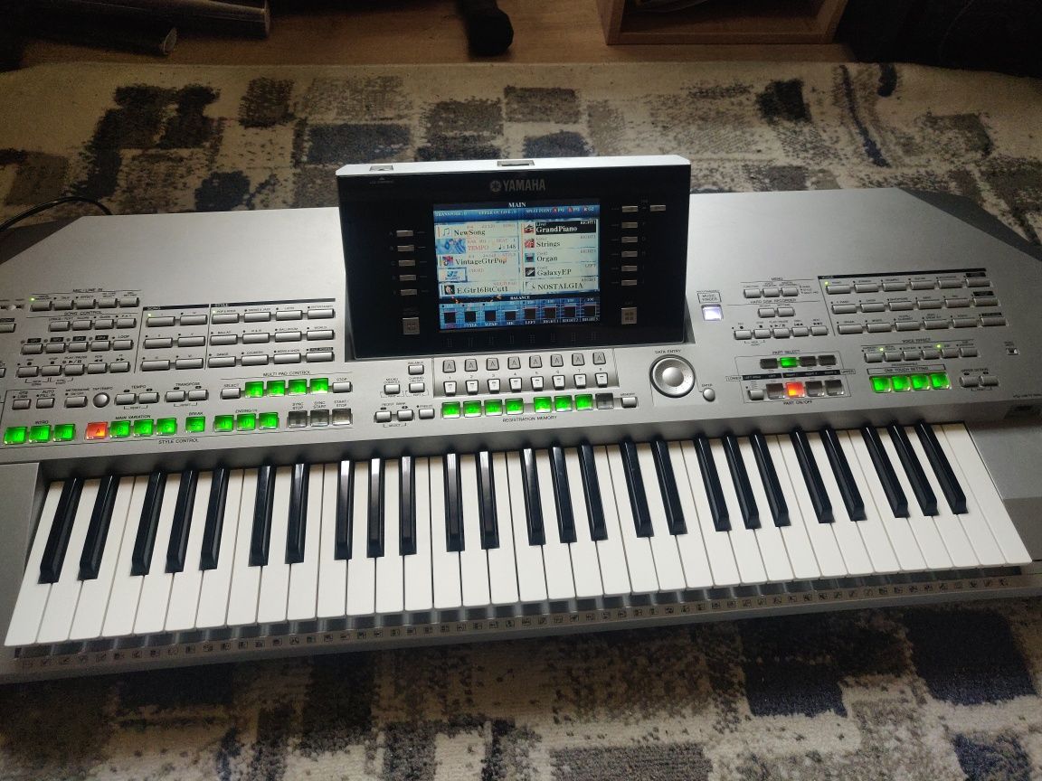 De vânzare Yamaha Tyros 2