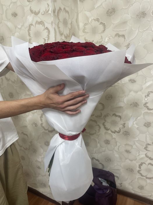 Цветы 101 роза только сегодня куплено