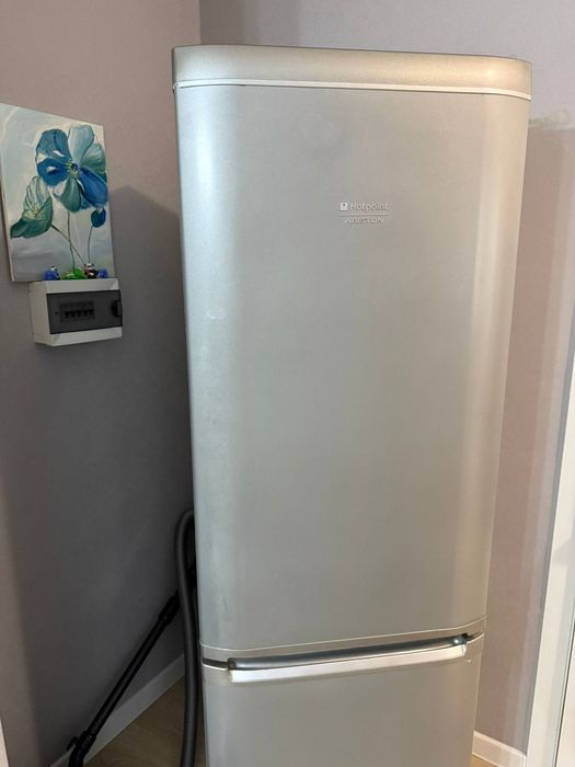 Холодильник Hotpoint Ariston
