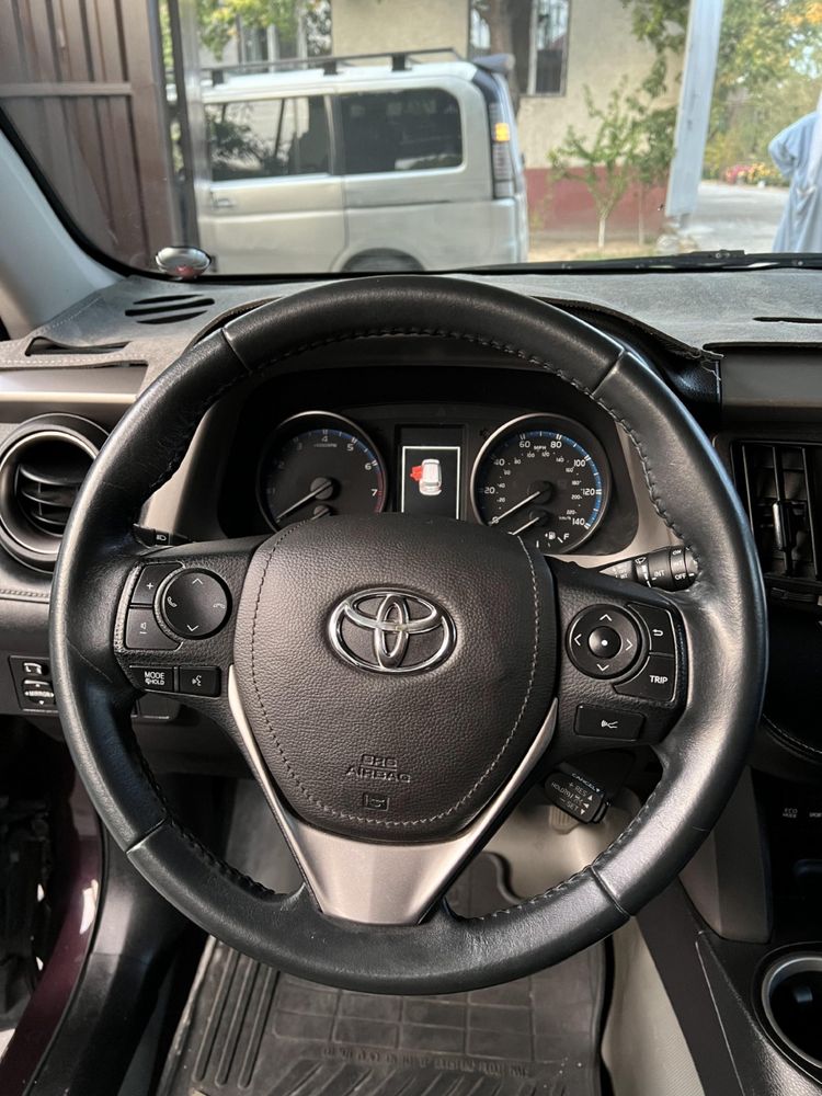 Продаю Toyota rav4 в идеале