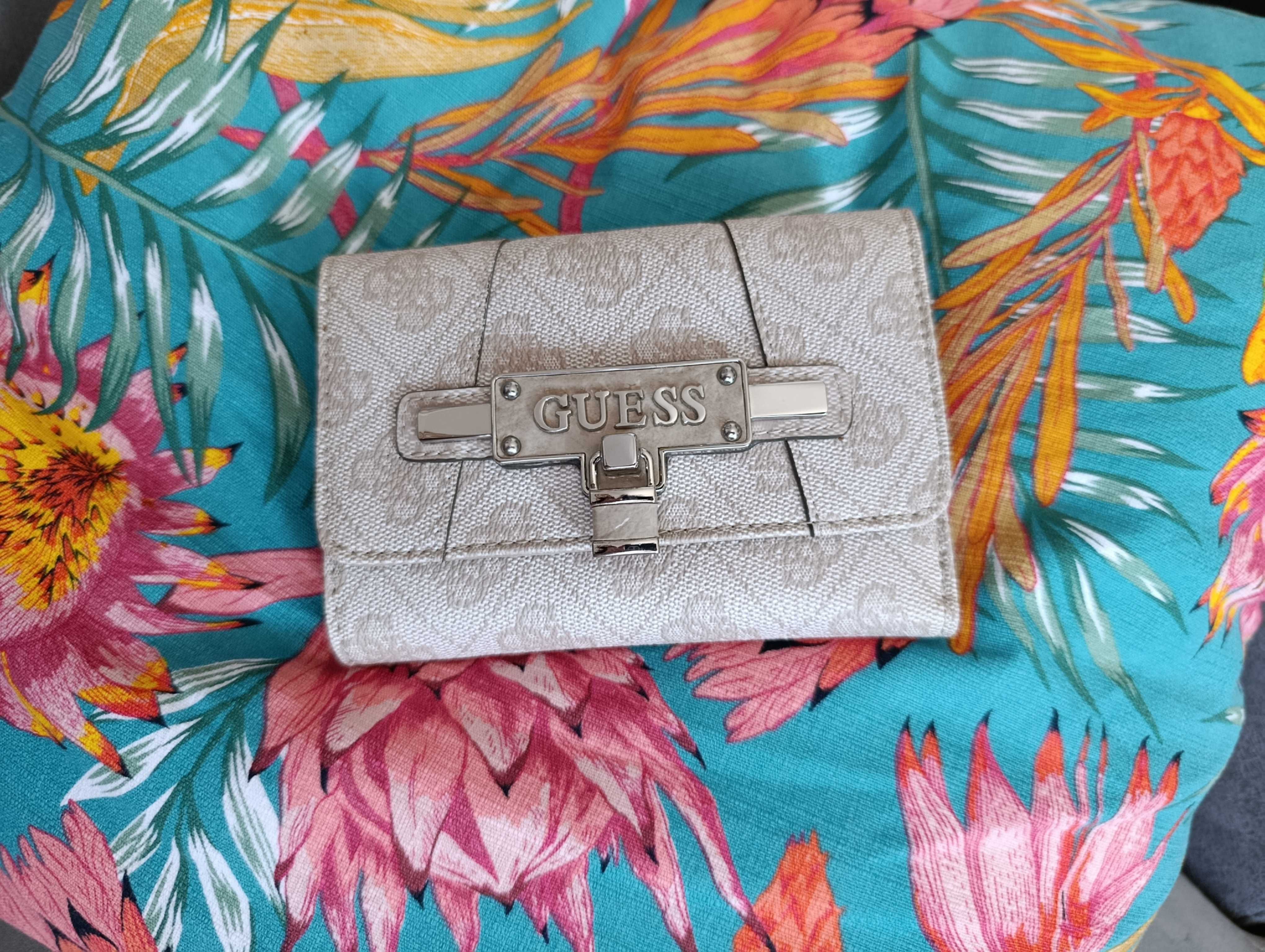 Дамско портмоне GUESS