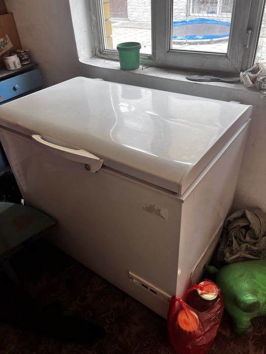 Продам морозильник не работает