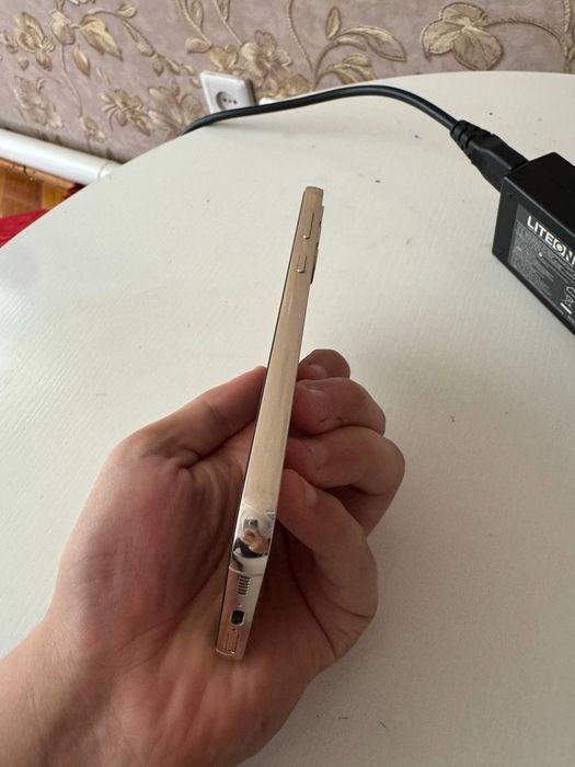 Samsung s 23 plus 8/ 512 xolati ideal