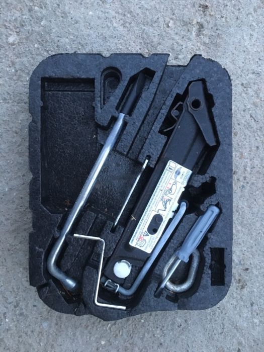 Kit pana. cric, coarba compresor rezerva pentru Mini R50 R56