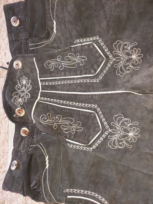 Pantaloni bavarezi Landhaus,marime 46,model frumos