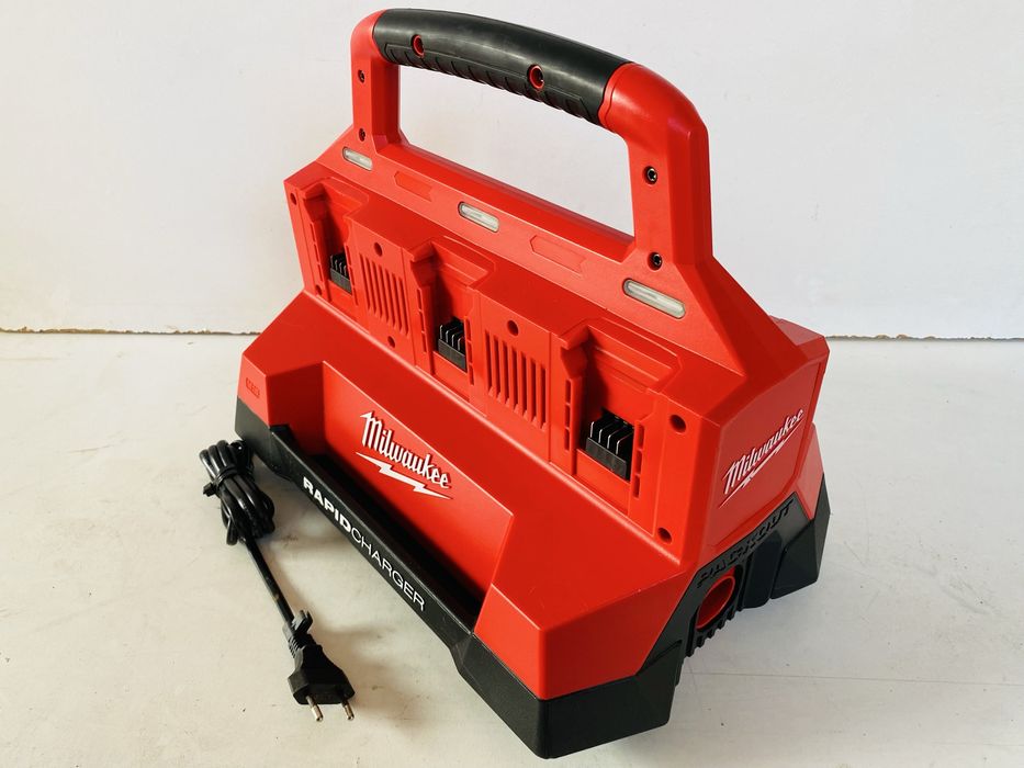 Milwaukee M18 PC6 rapid charger statie incarcare