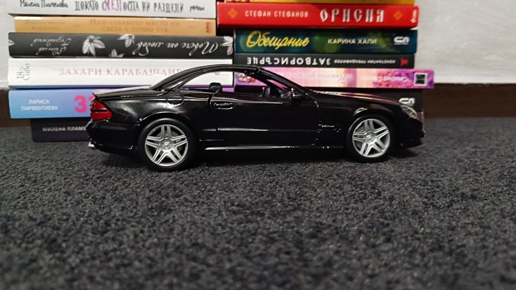 Mercedes SL65 AMG Premium edition мащаб 1:18 Maisto