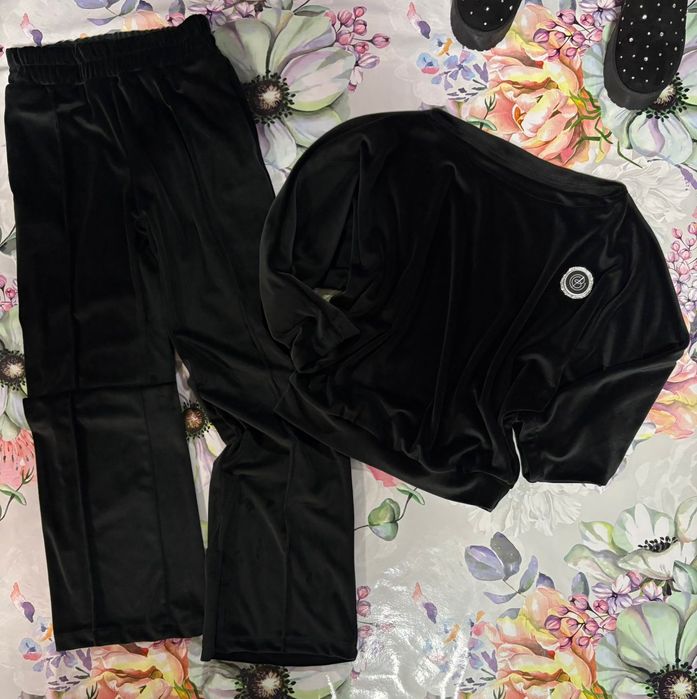 Compleu catifea neagra