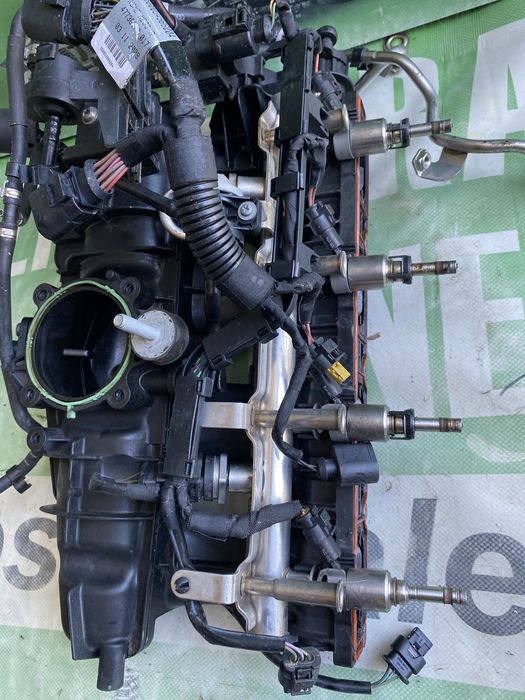 Rampă injectoare completă cu 4 injectoare Audi A5 1.8 Tfsi 2009