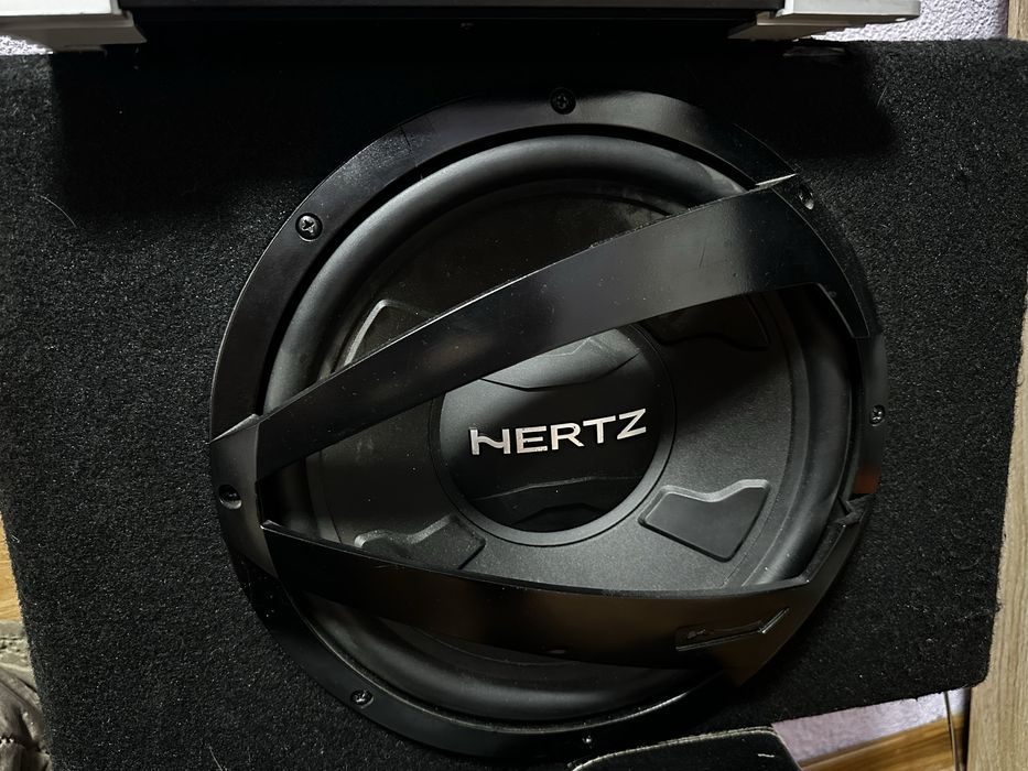 Бас каса hertz 12 с усилвател blaupunkt