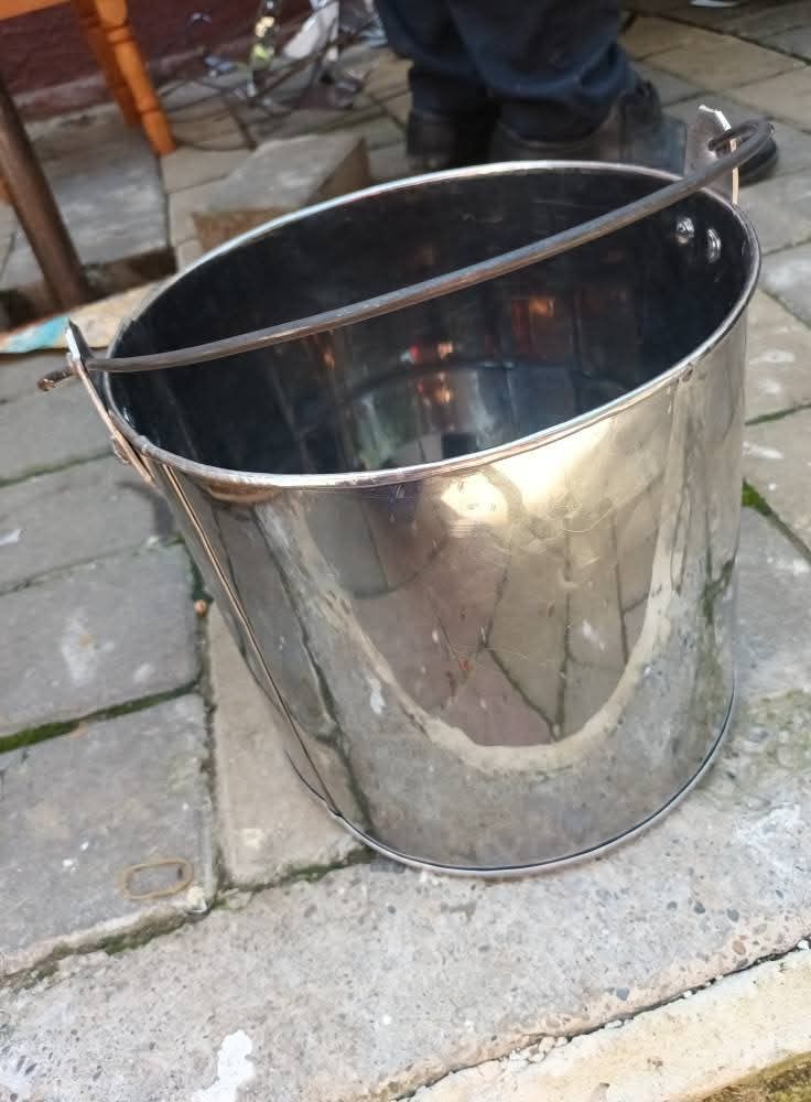 Vand crinte de facut branza galeți de muls oi cazane preț negociabil d