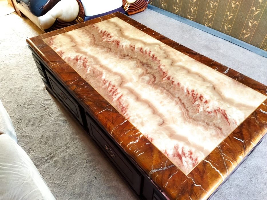 Стол с плитой из гранита