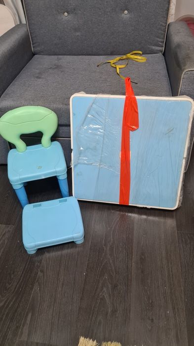 Продам детский игральный столик