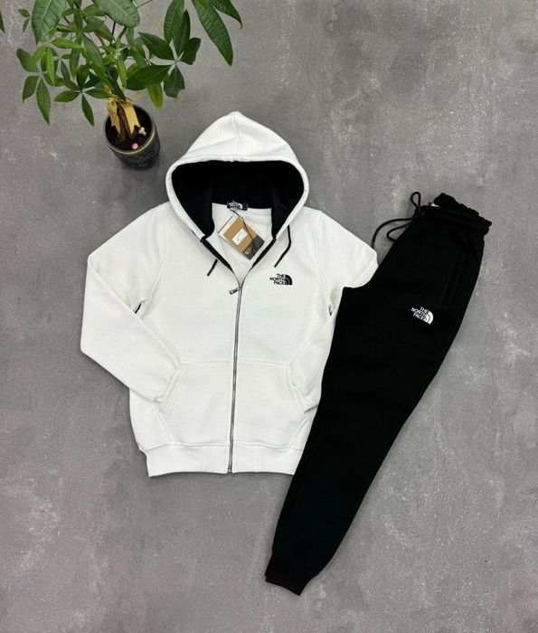 Trening North Force 
Pret stoc 140 lei