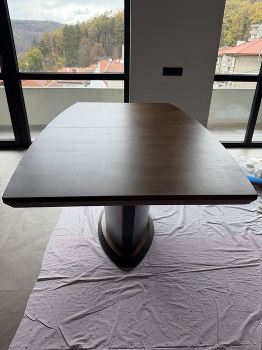 Разтегателна трапезна маса