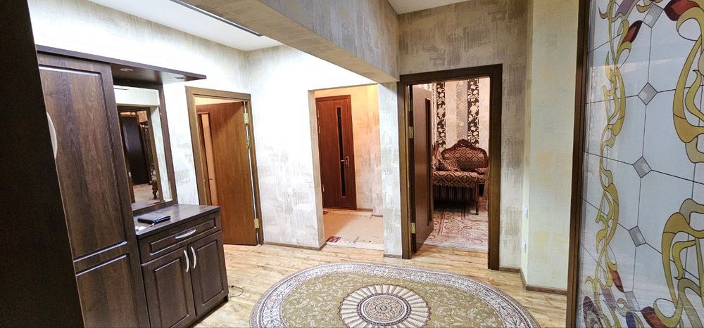 Ойбек метро 4-комн банковский дом