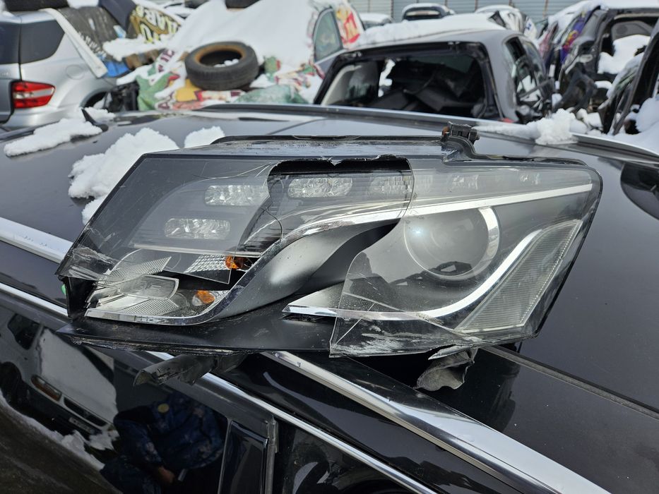 Ляв фар за Audi Q5 2010god