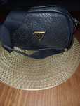 Чантичка GUESS  нова