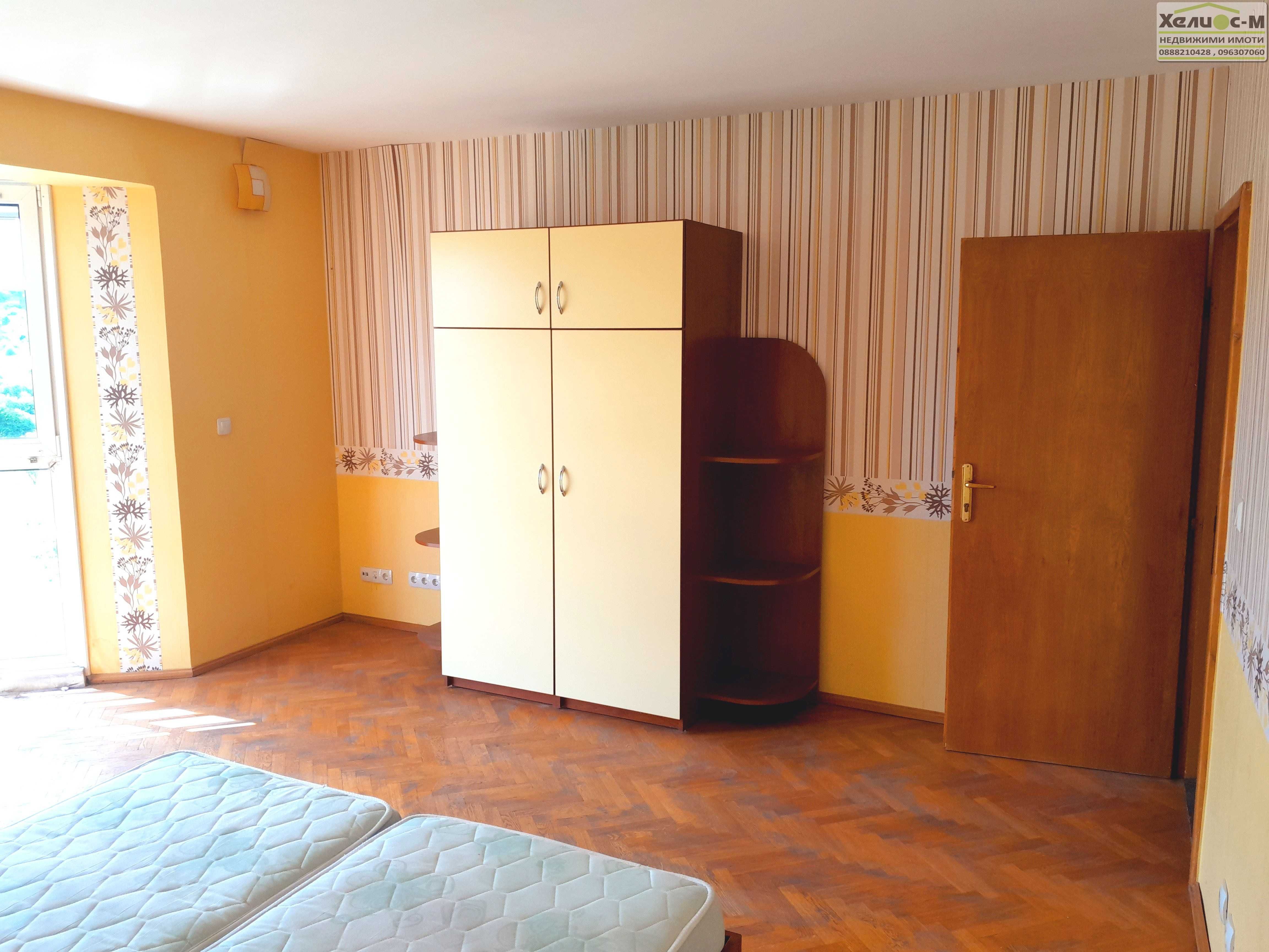Тристаен апартамент 150 кв.м., етаж 5 от 6, ж.к.Жерави, гр.Монтана