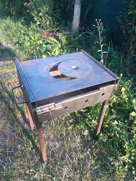 Gratar camping cu plita