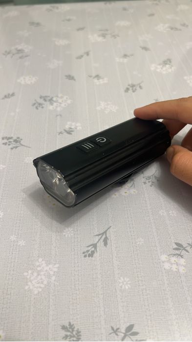 Продам фонарик для велосипеда