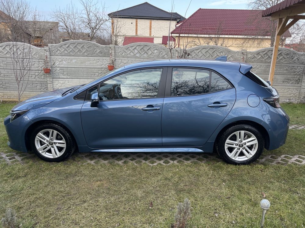 Toyota Corolla 2022 hybrid 1,8 model Bussines, baterie Li-Ion