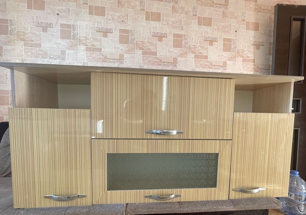 Кухонный гарнитур жуда яхши холатда