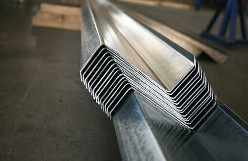 Profile metalice zincate Z 370 Structura