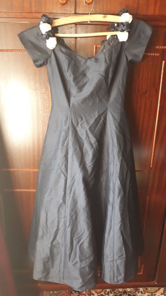 Vand rochie de gala