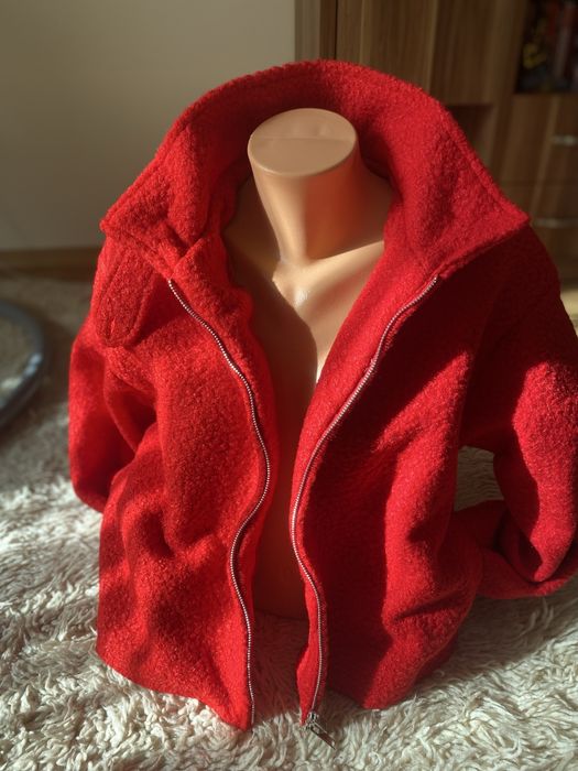 Червено дамско яке