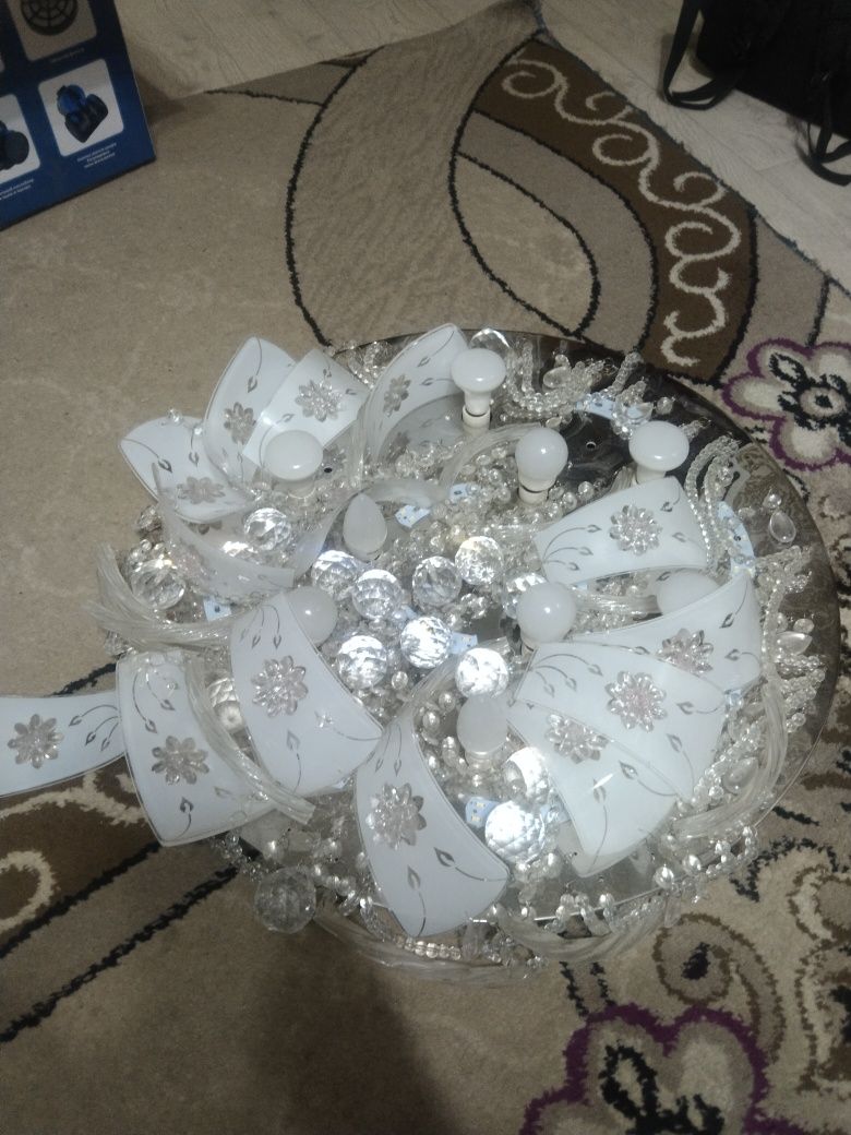Продам люстру в хорошем сосТояние