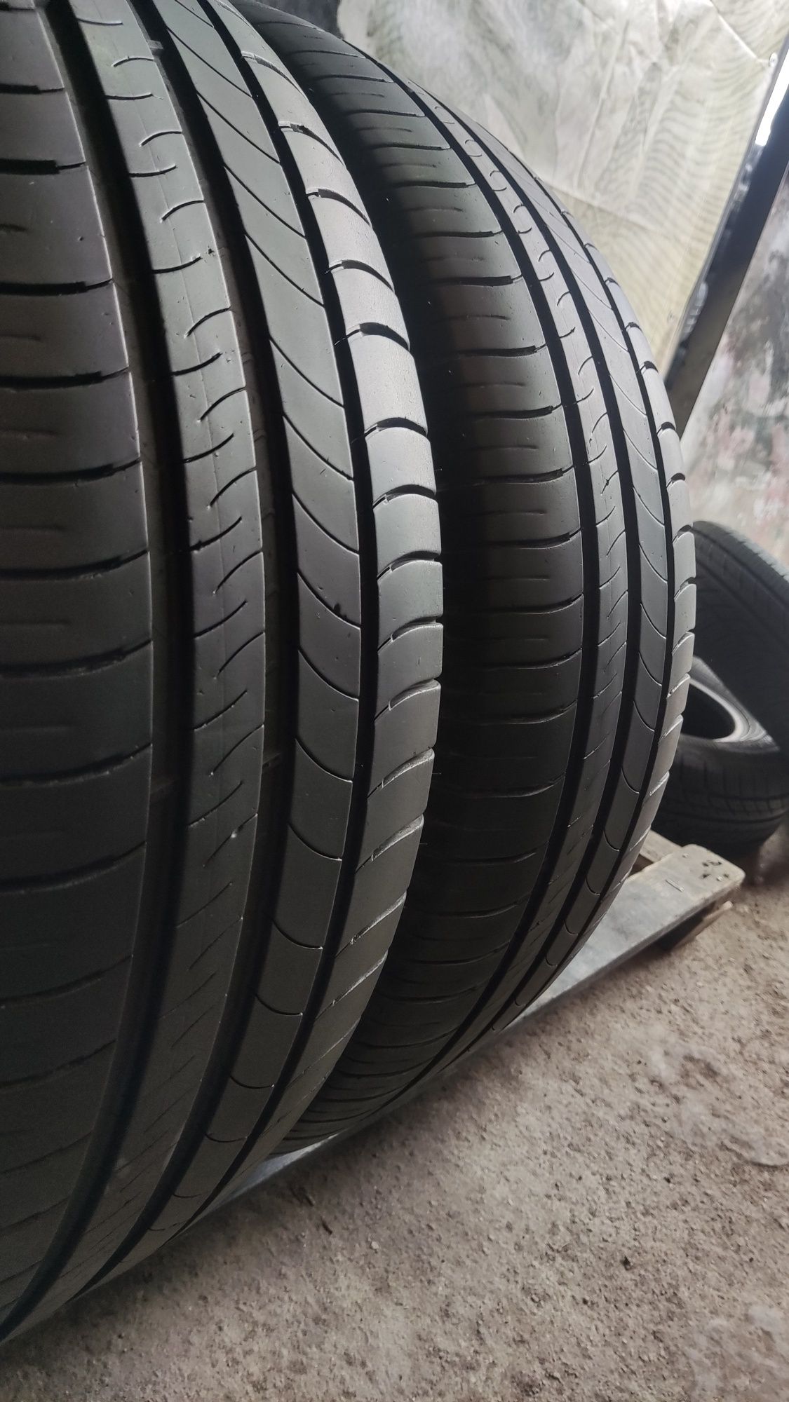 4бр летни гуми 215/60/16 Michelin Energy Saver+
7.5mm грайфер
Добро съ