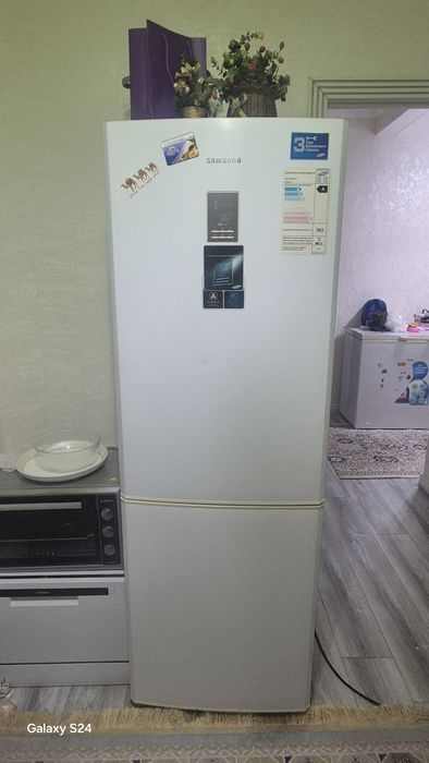 Продам холодильник