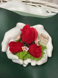 Ефектни подаръци, аранжирани със сапунени рози и със Скандинавски мъх