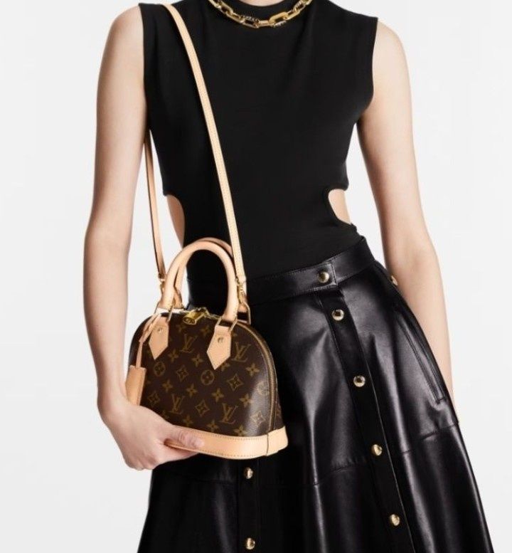 Geanta Louis Vuitton Alma mini,saculet, etichetă incluse
