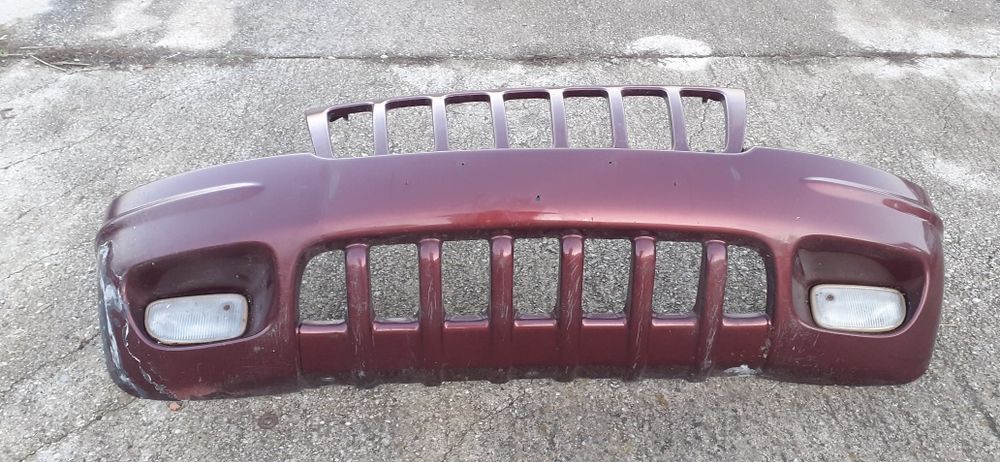 Jeep Grand Cherokee  1999-2002 Година  Предна Броня Със Забележка
