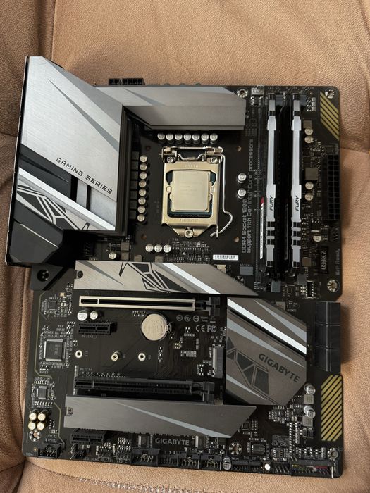 Продам I5-11600 + z590 Gigabait + DDR4 16Gb 3200